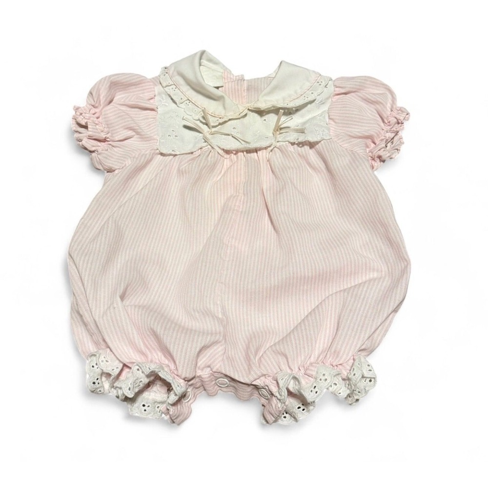 Vintage frilly lace bubble baby romper